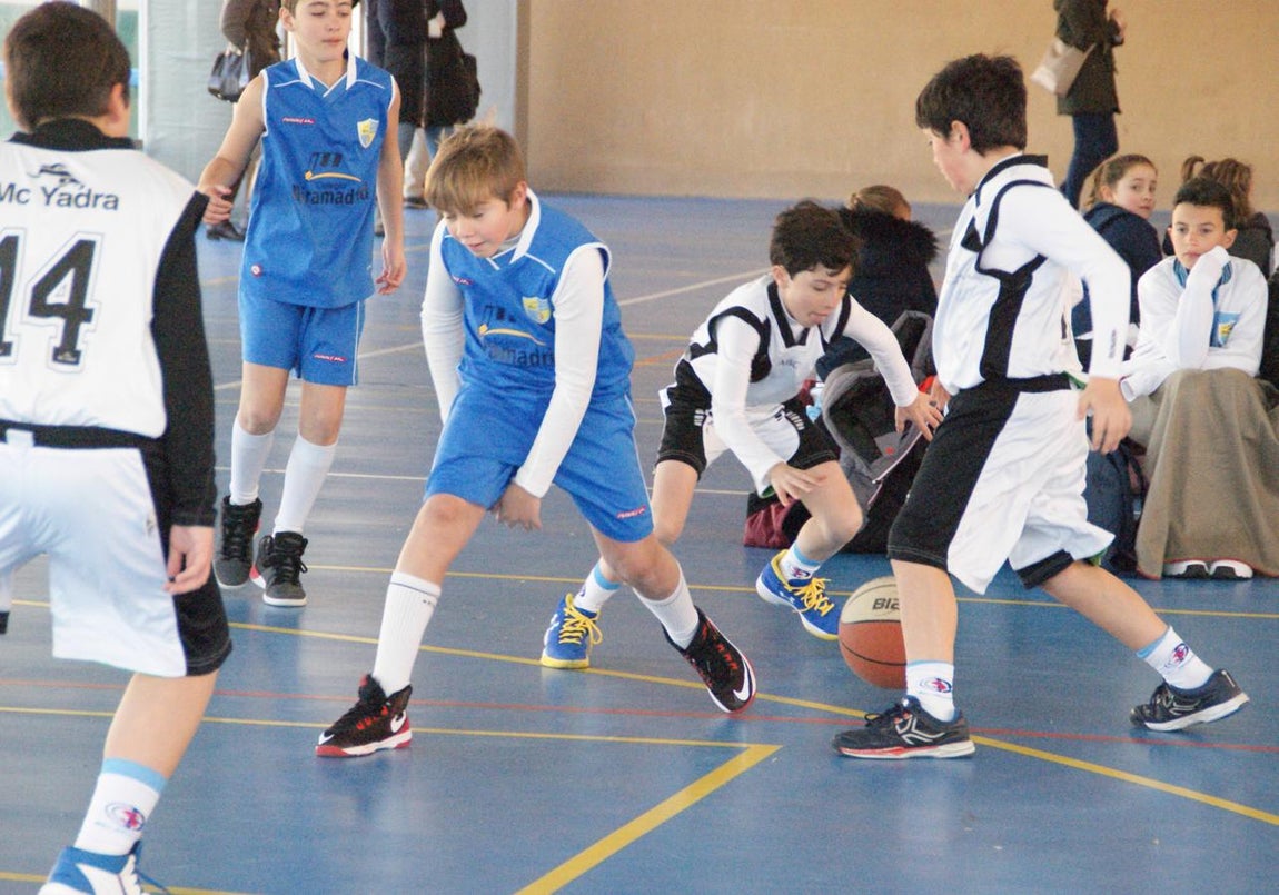 Las mejores imágenes del partido de baloncesto que enfrentó al San Agustín y al Miramadrid