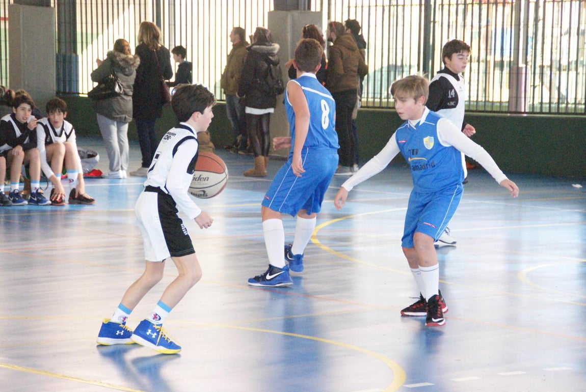 Las mejores imágenes del partido de baloncesto que enfrentó al San Agustín y al Miramadrid