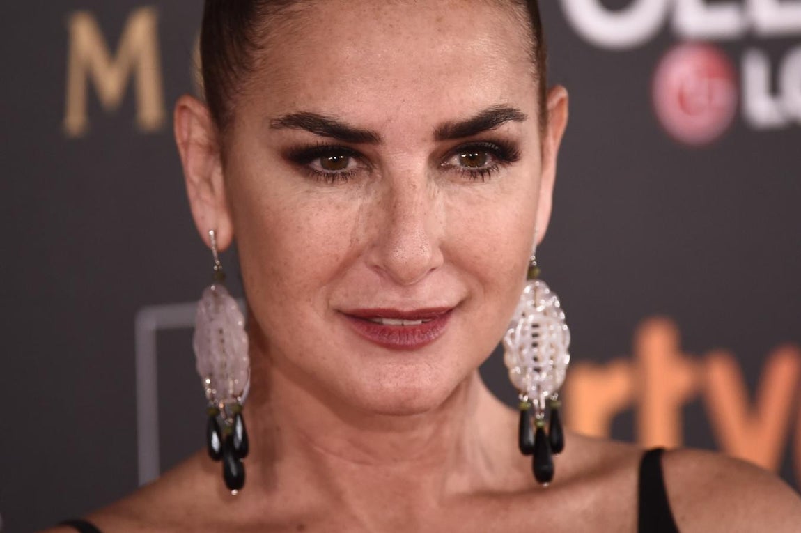 Belén López. Isidoro Hernández creo los llamativos pendientes de la actriz