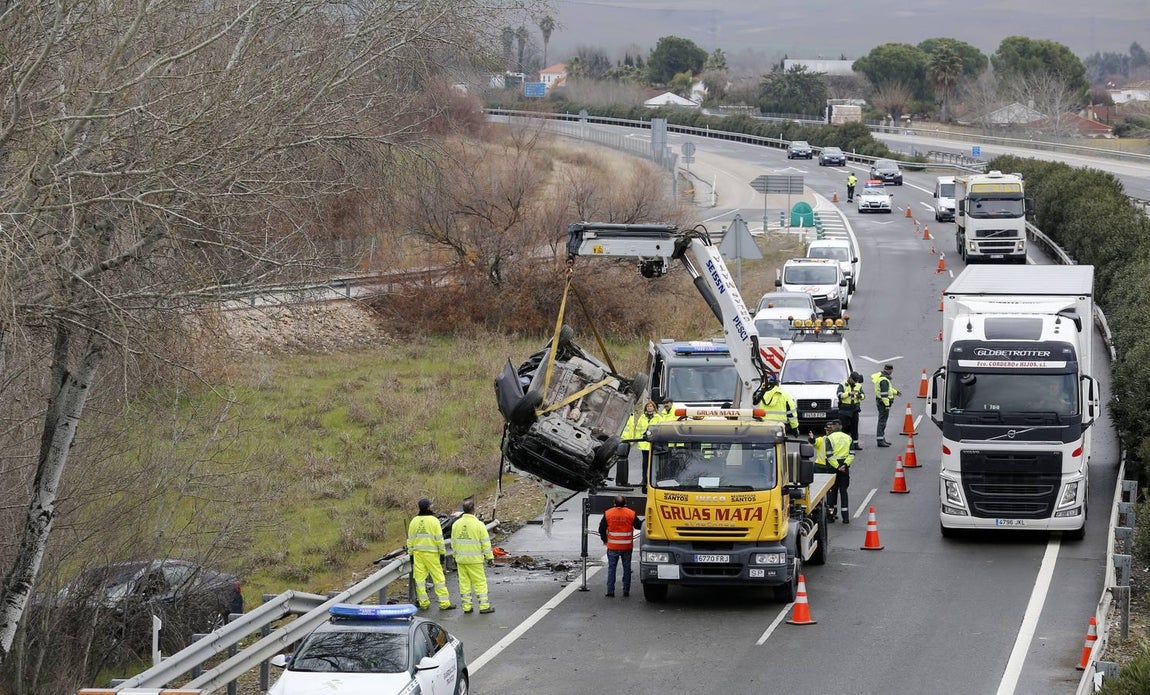 Las imágenes del accidente mortal en la A4 de Córdoba