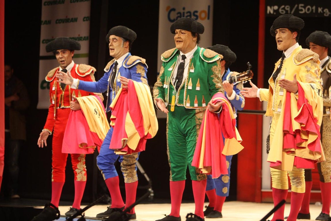 FOTOS: chirigota &#039;Una corrida en tu cara&#039; en Semifinales del COAC 2018