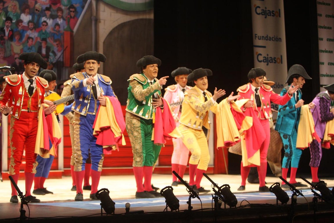 FOTOS: chirigota &#039;Una corrida en tu cara&#039; en Semifinales del COAC 2018