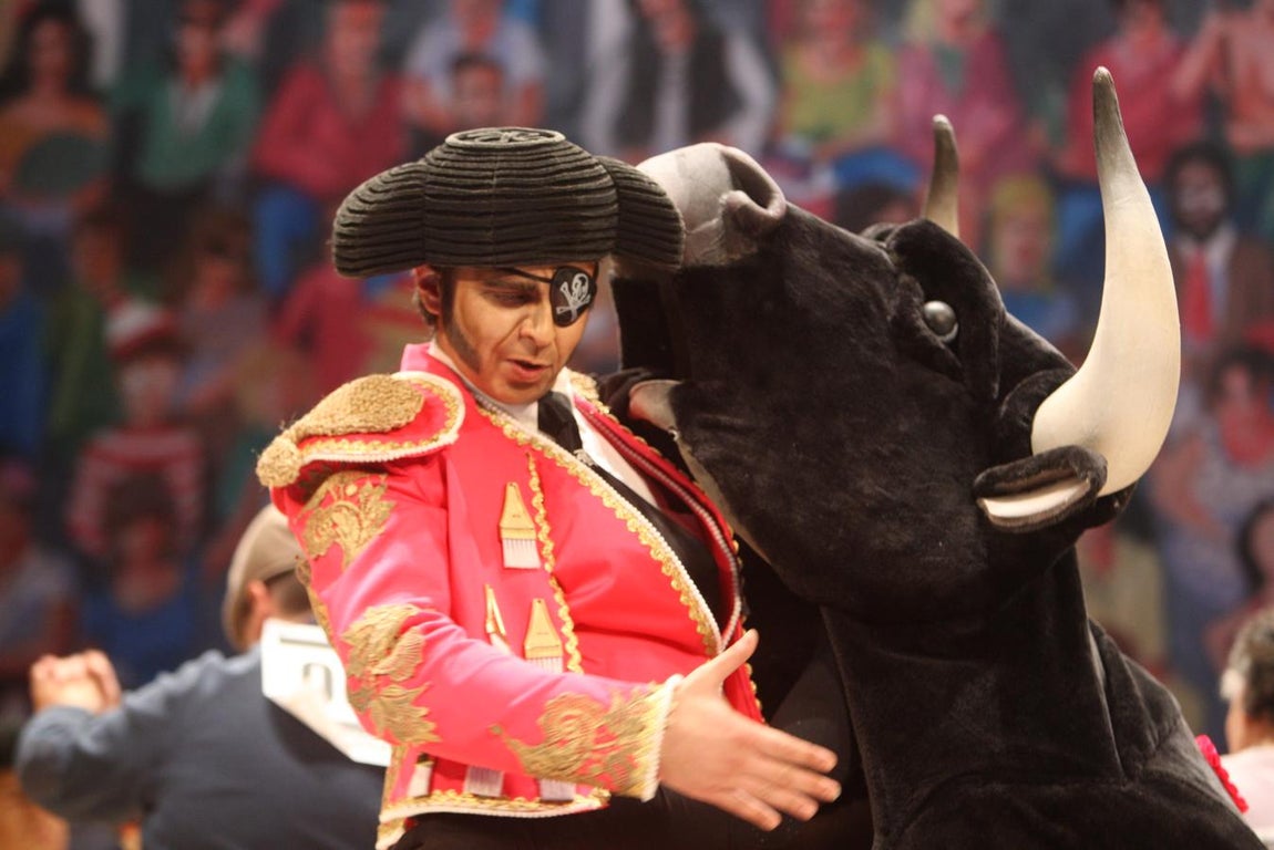 FOTOS: chirigota &#039;Una corrida en tu cara&#039; en Semifinales del COAC 2018