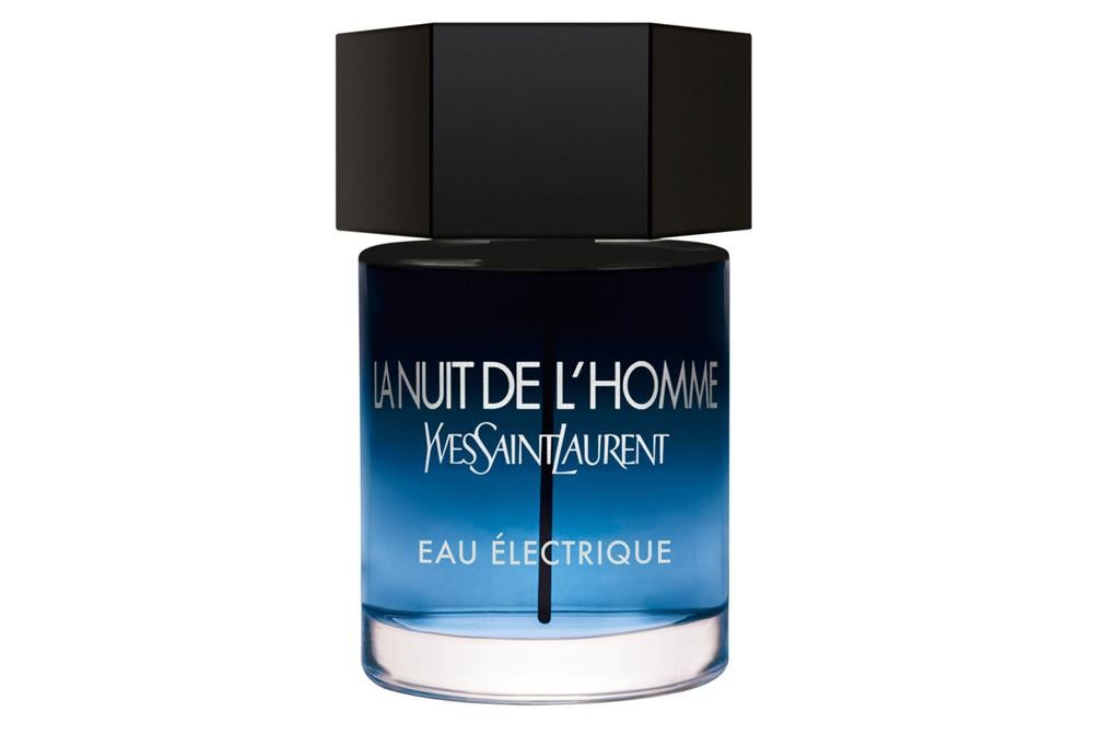 Algo personal. Regalar un perfume es mucho más que un simple regalo;,pero hay fragancias con las que tendrás el éxito garantizado. La Nuit de L´Homme es una fragancia fresca, intensa y sensual para el hombre atrevido. (Precio: 92 euros/ 100 ml).