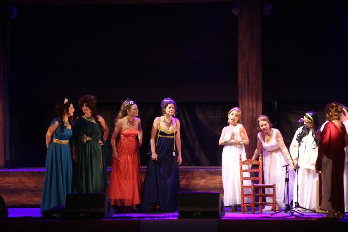 FOTOS: Gran ambiente en el pregón y en la 1ª noche de sábado de carnaval