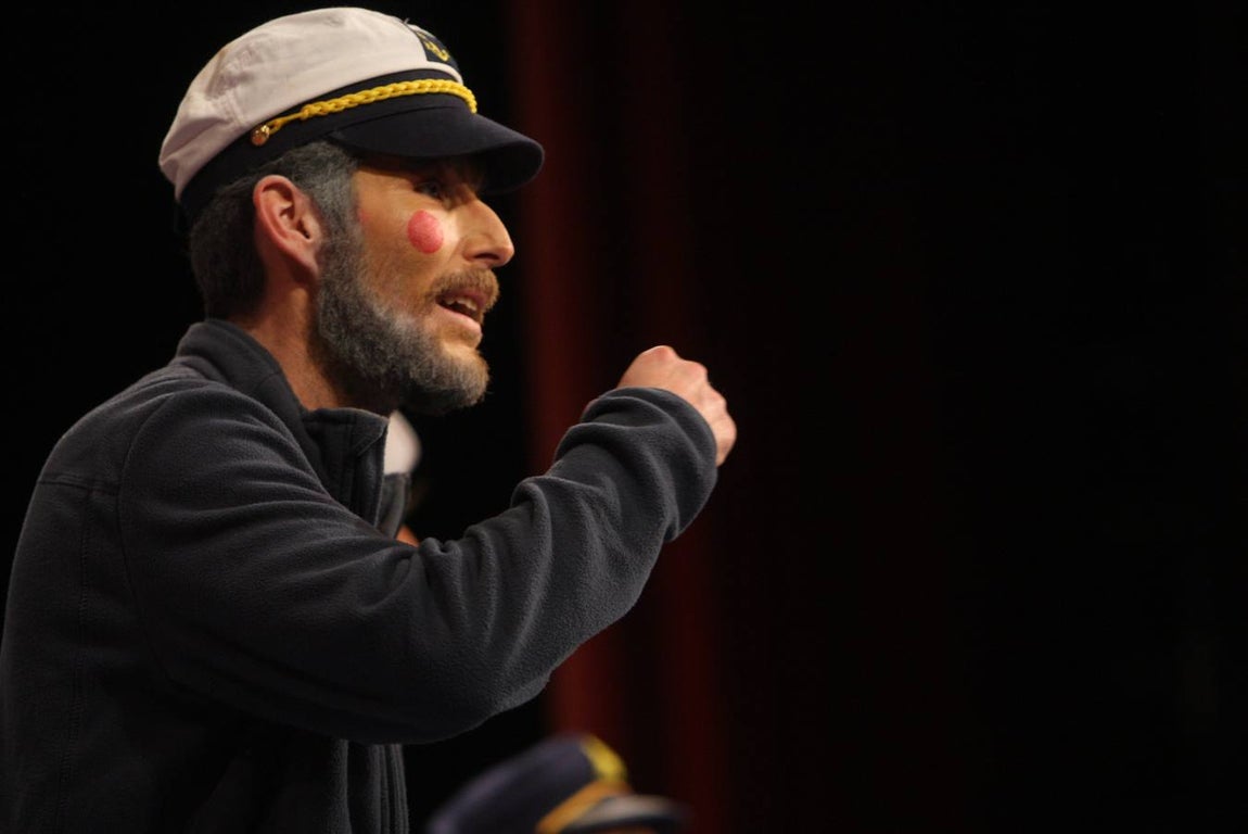 FOTOS: Chirigota Cai de miarma (7,20) en la Final del Falla. Carnaval de Cádiz 2018