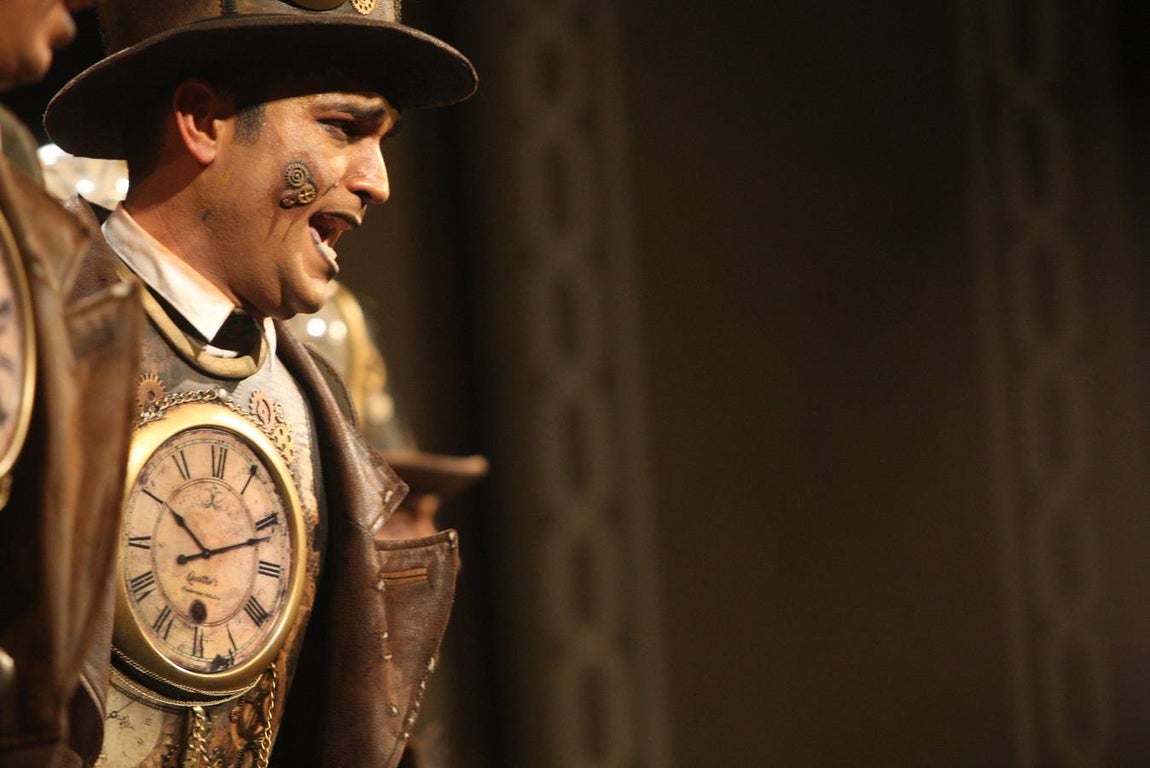 FOTOS: Comparsa Tic-tac, tic-tac en la Final del Falla. Carnaval de Cádiz 2018