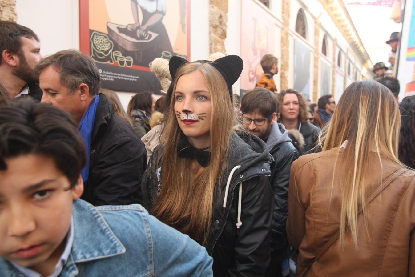 FOTOS: Calles abarrotadas de público en el primer Domingo de Carnaval