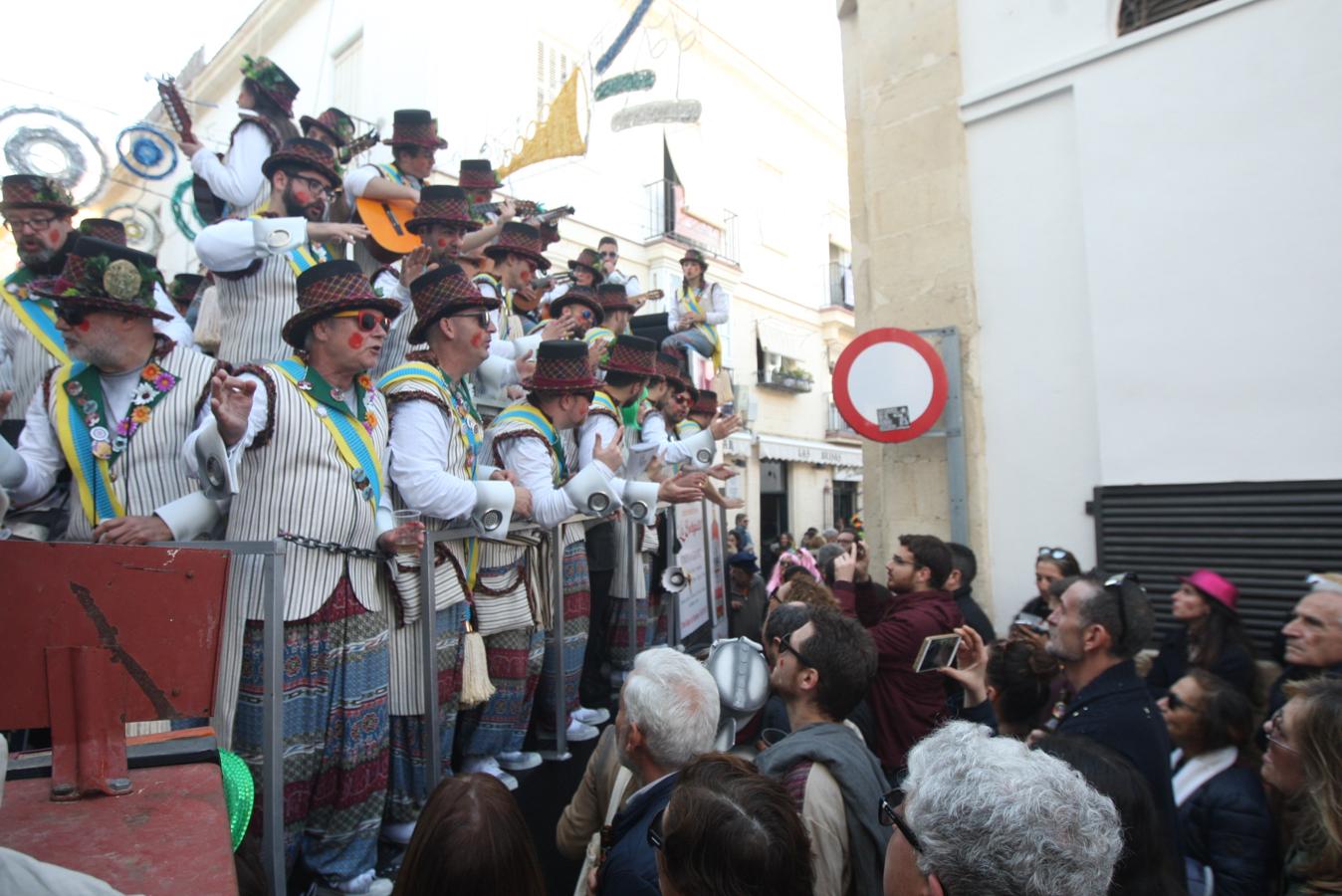 FOTOS: Calles abarrotadas de público en el primer Domingo de Carnaval