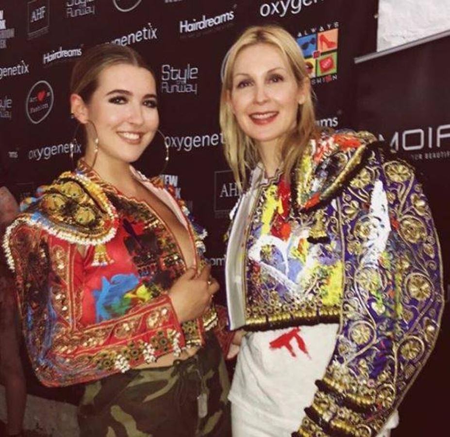 Alba Díaz debuta como modelo. La hija de Vicky Martín Berrocal y «El Cordobés» ha debutado como modelo en la Semana de l monada de Nueva York, en un desfile que reinvidica la diversidad sexual