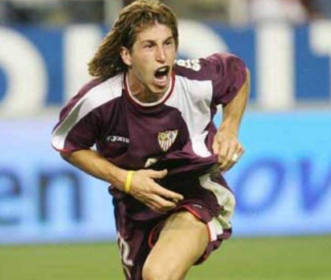 03. Look 'Quinceañero que te pide un cigarro de malas formas'. 