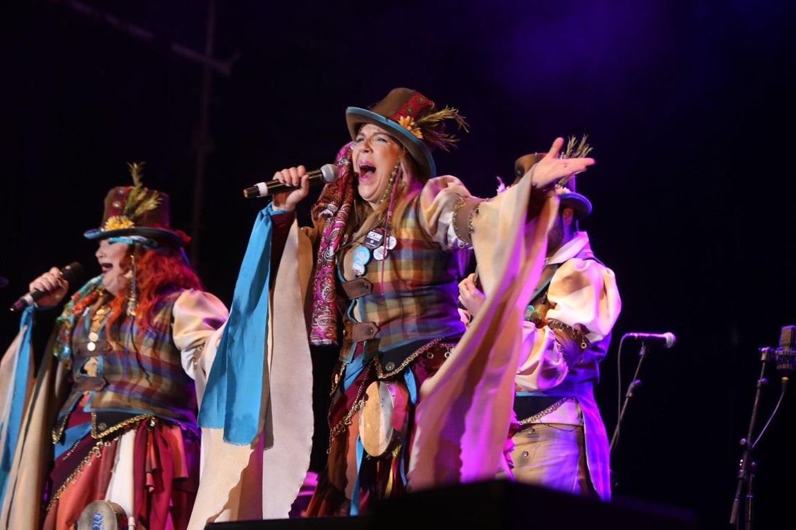 FOTOS: El Dios Momo arde en San Antonio