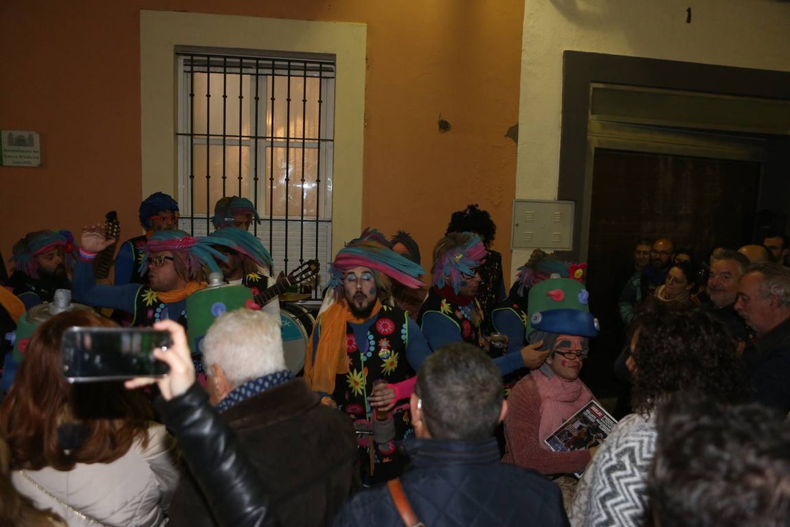 FOTOS: Ambiente en El Pópulo en el Carnaval del Cádiz 2018