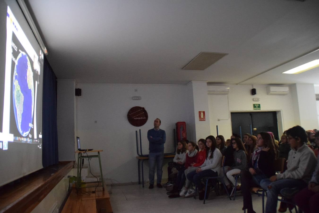 FOTOS: Alumnos del Almirante Laulhé contactan con la base de la Antártida