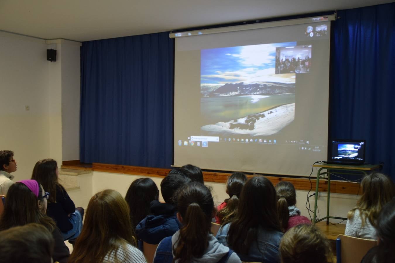 FOTOS: Alumnos del Almirante Laulhé contactan con la base de la Antártida