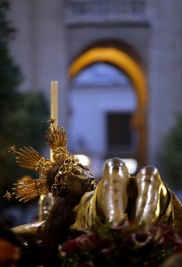 Las mejores imágenes del Vía Crucis de las Cofradías