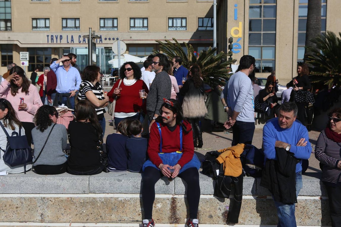 Las coplas conquistan el Paseo Marítimo de Cádiz