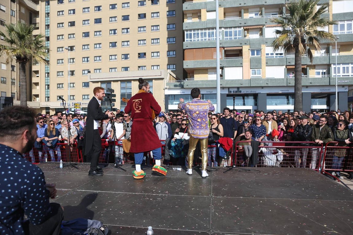 Las coplas conquistan el Paseo Marítimo de Cádiz