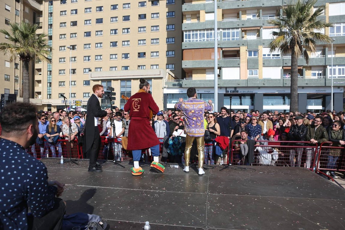 Las coplas conquistan el Paseo Marítimo de Cádiz