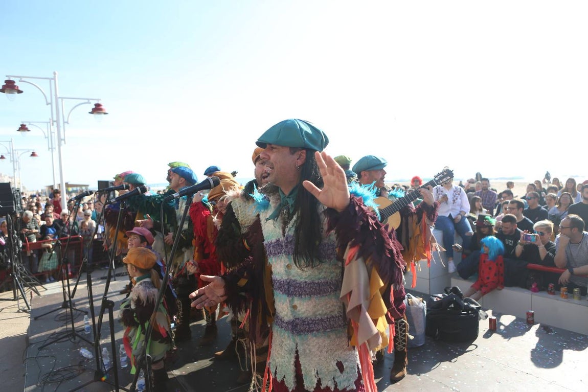 Las coplas conquistan el Paseo Marítimo de Cádiz