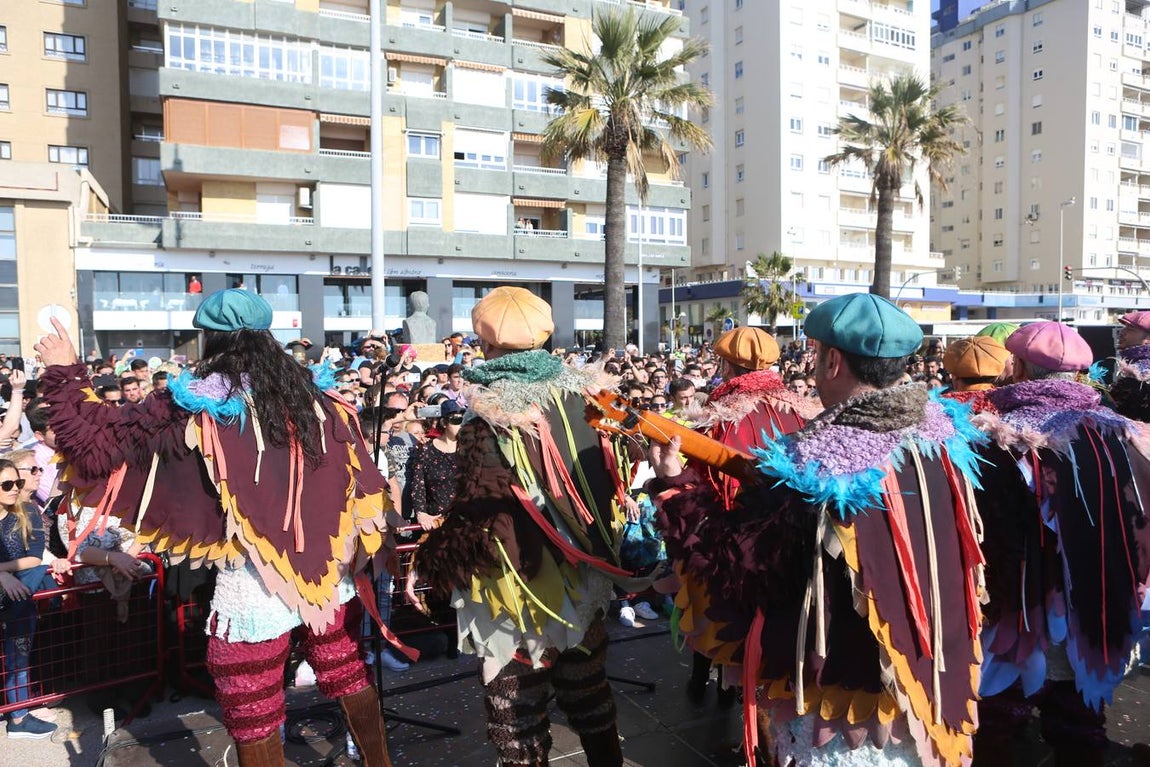 Las coplas conquistan el Paseo Marítimo de Cádiz