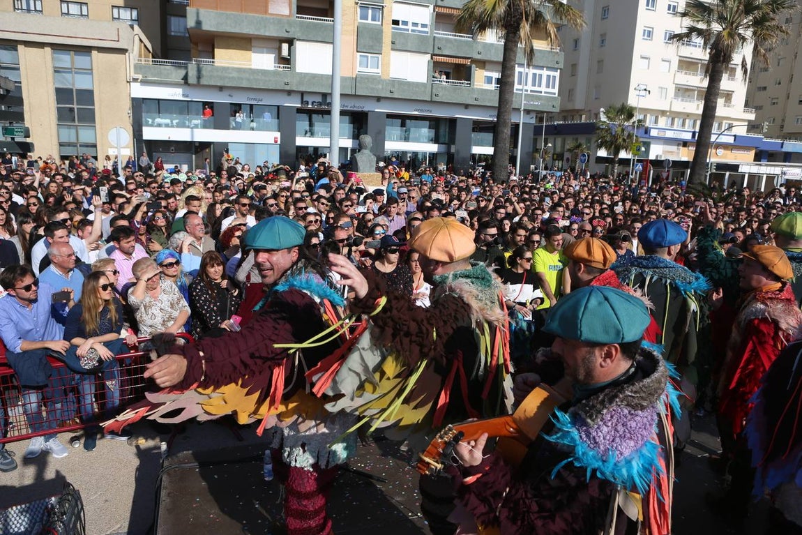 Las coplas conquistan el Paseo Marítimo de Cádiz