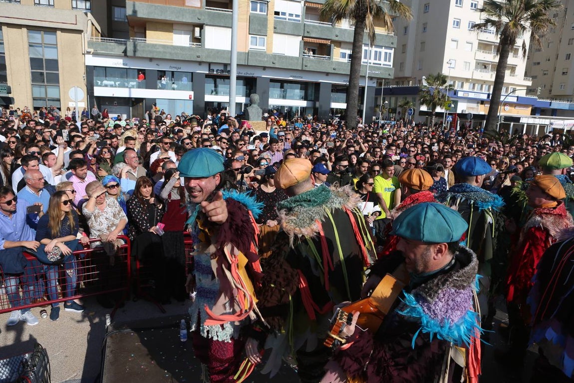 Las coplas conquistan el Paseo Marítimo de Cádiz