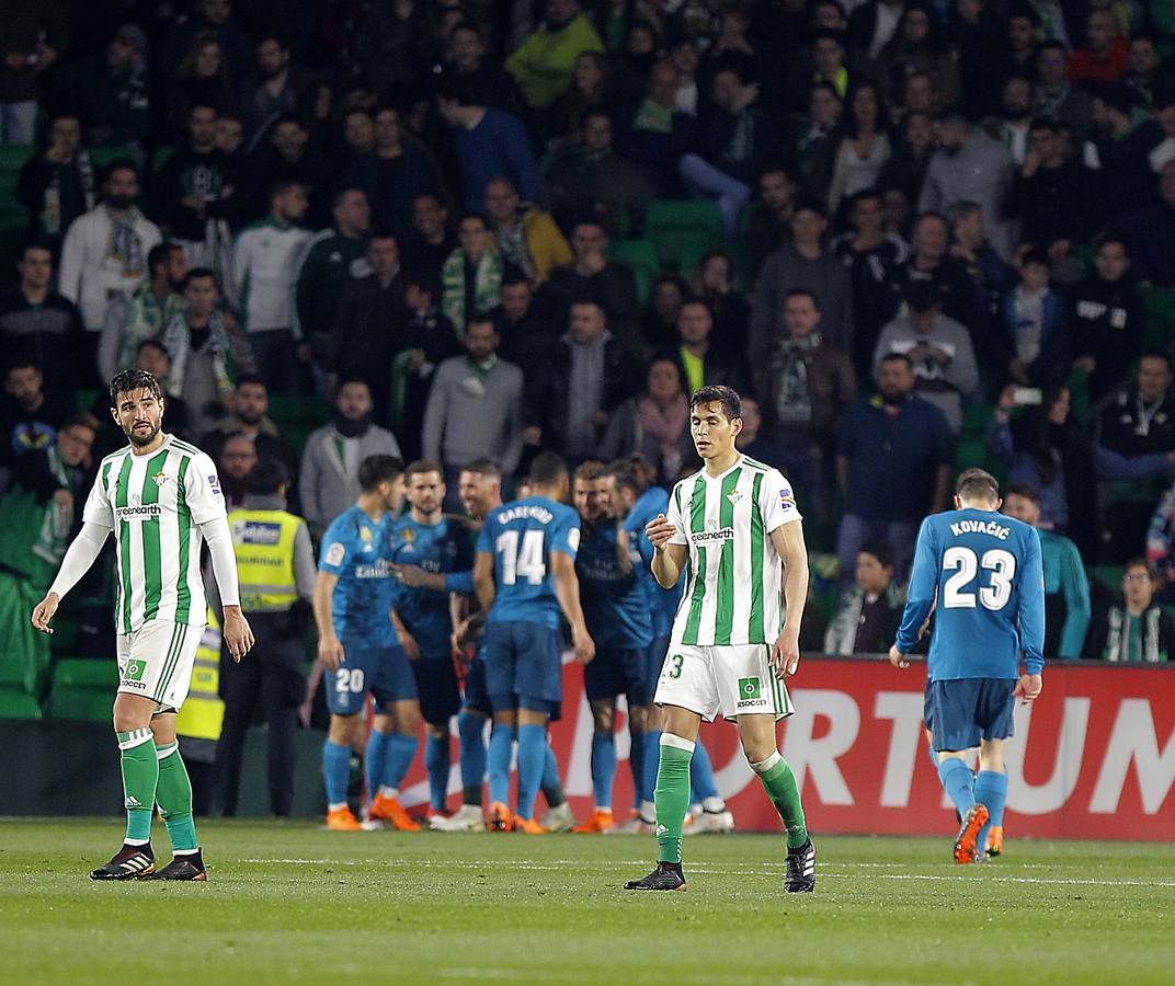 Las imágenes más trepidantes del Real Betis-Real Madrid (3-5)