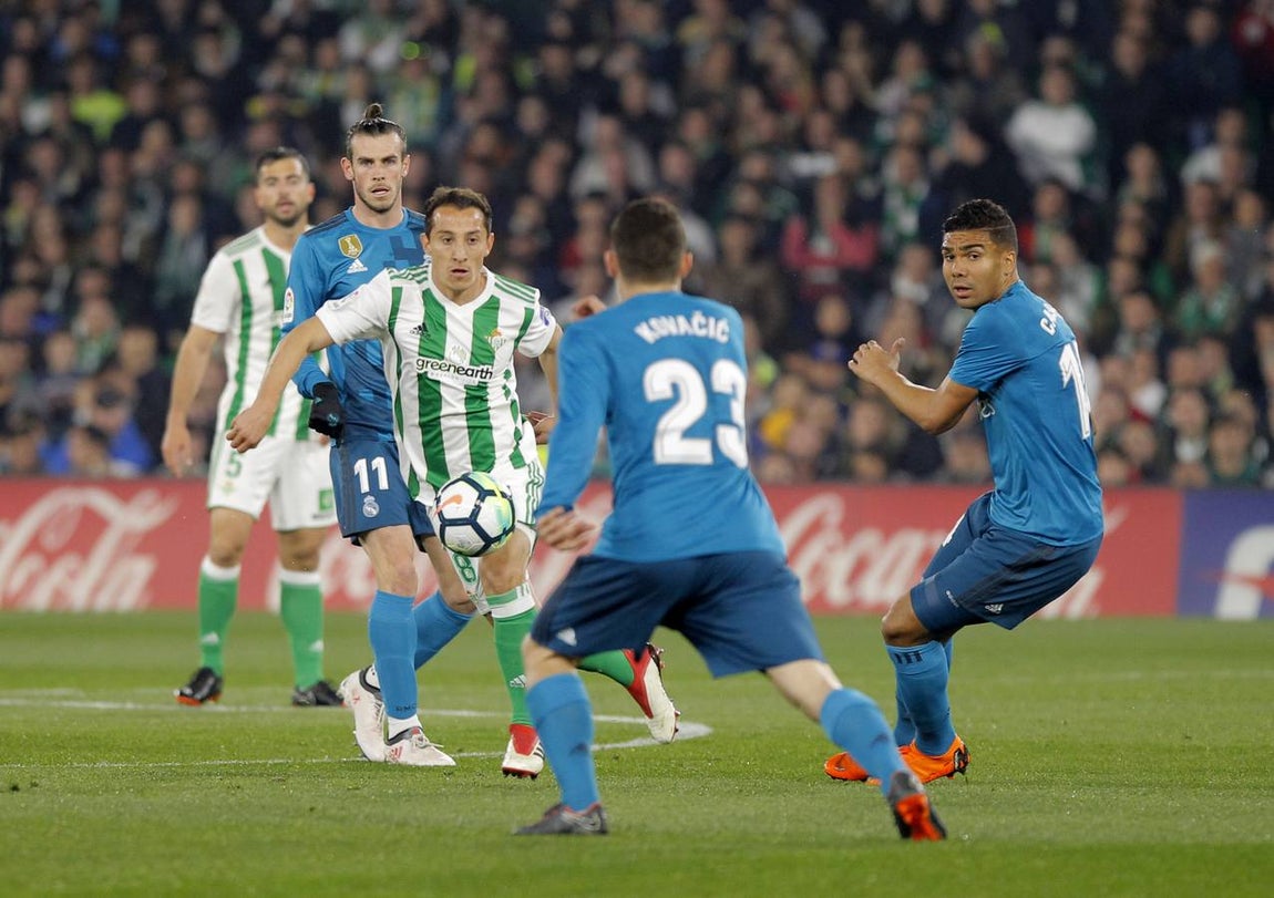 Las imágenes más trepidantes del Real Betis-Real Madrid (3-5)