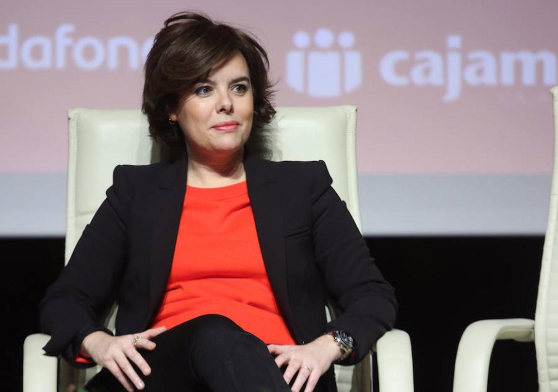 Soraya Saénz de Santamaría se ha cortado el pelo recientemente. 