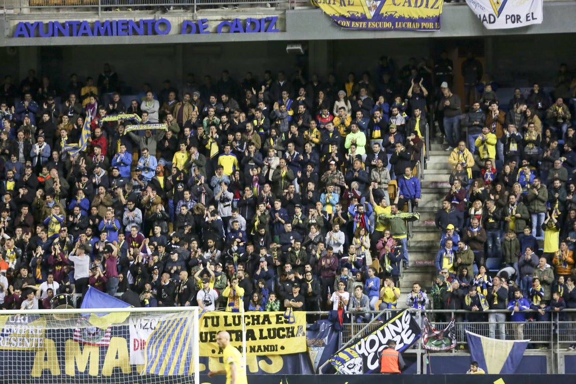 FOTOS: Búscate en las gradas de Carranza