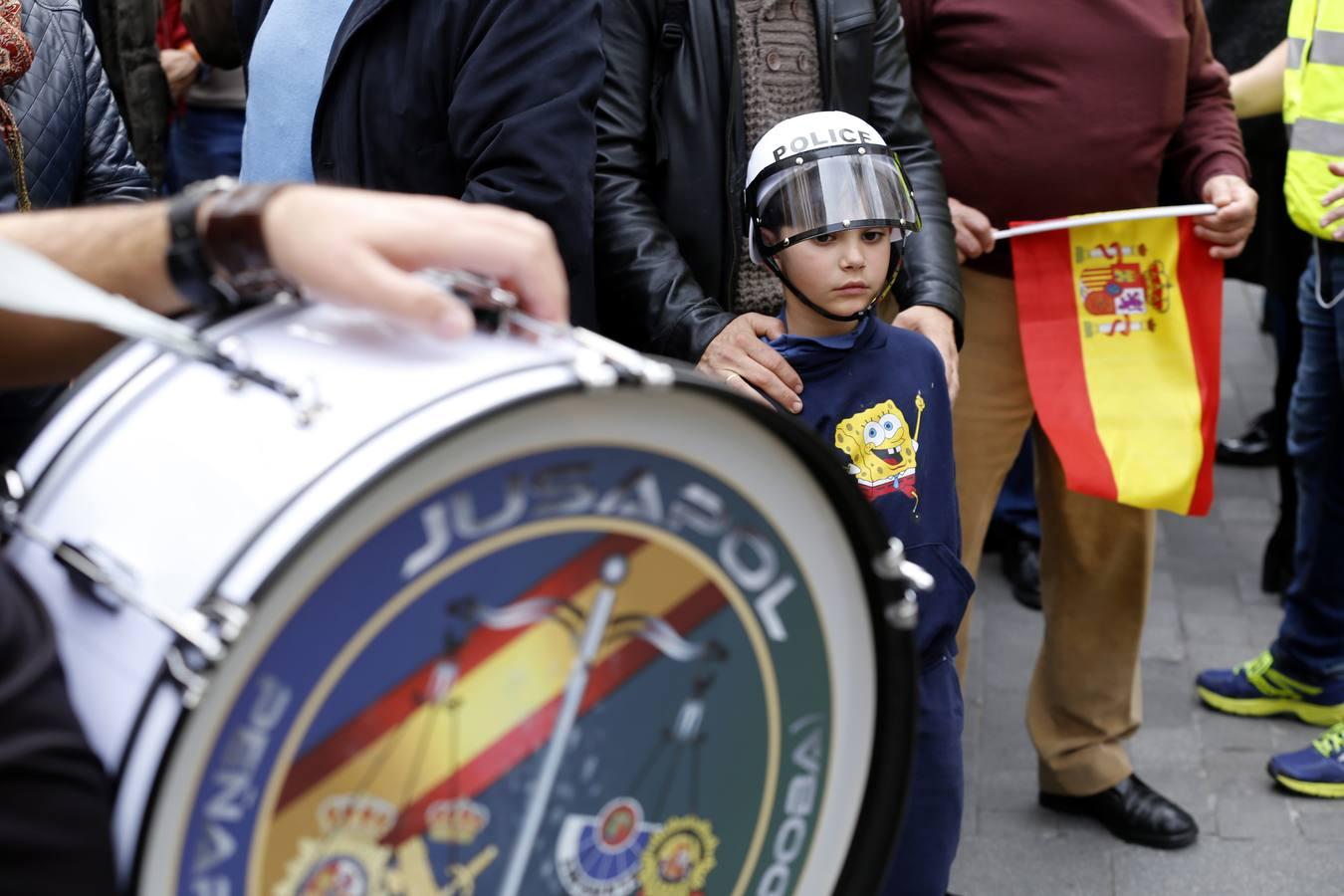 La manifestación de Córdoba por la equiparación salarial de policías y guardias civiles, en imágenes