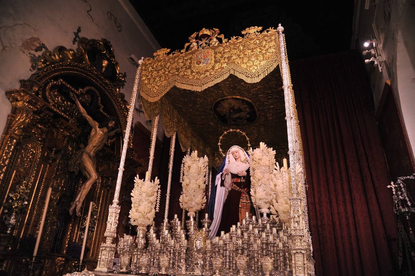 Galería de la Virgen del Rosario de Montesión en su paso de palio