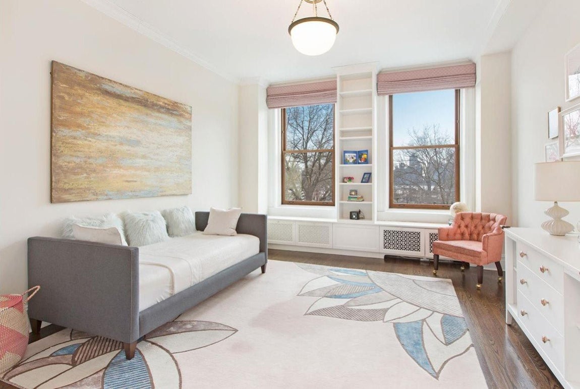 En otro de los. La casa de Central Park West no es la única propiedad neoyorkina a nombre del actor, tiene otra casa en Bedford. Tampoco es la única que está intentando vender, su vivienda en Hailey (Idaho) está disponible para el mejor postor por 5.895 millones de dólares