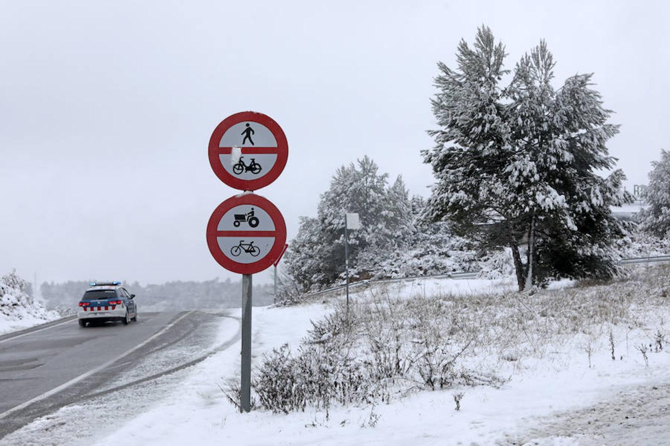 Cataluña se tiñe de blanco con la mayor nevada del invierno