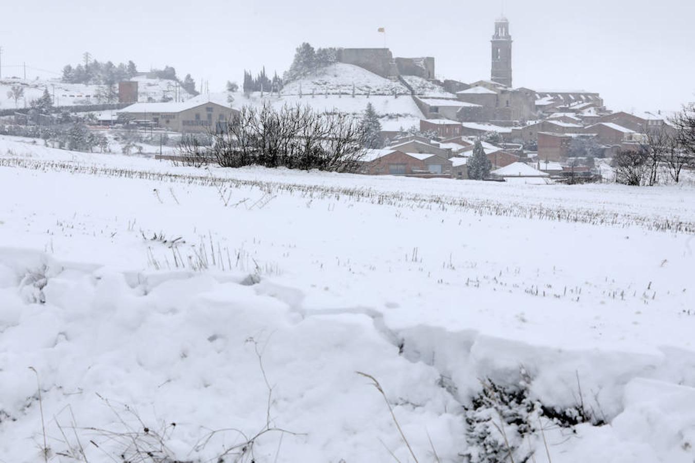 Cataluña se tiñe de blanco con la mayor nevada del invierno