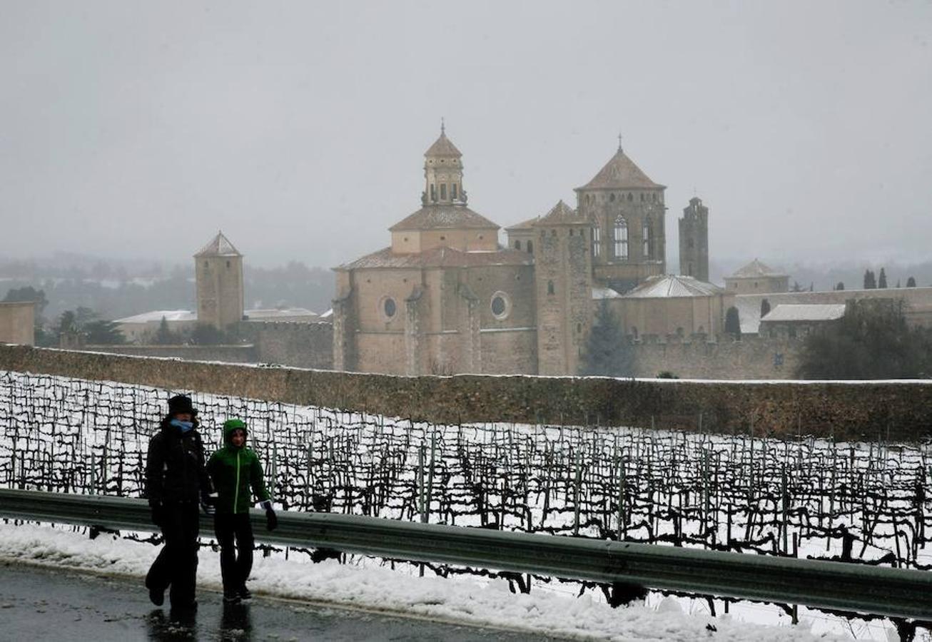 Cataluña se tiñe de blanco con la mayor nevada del invierno