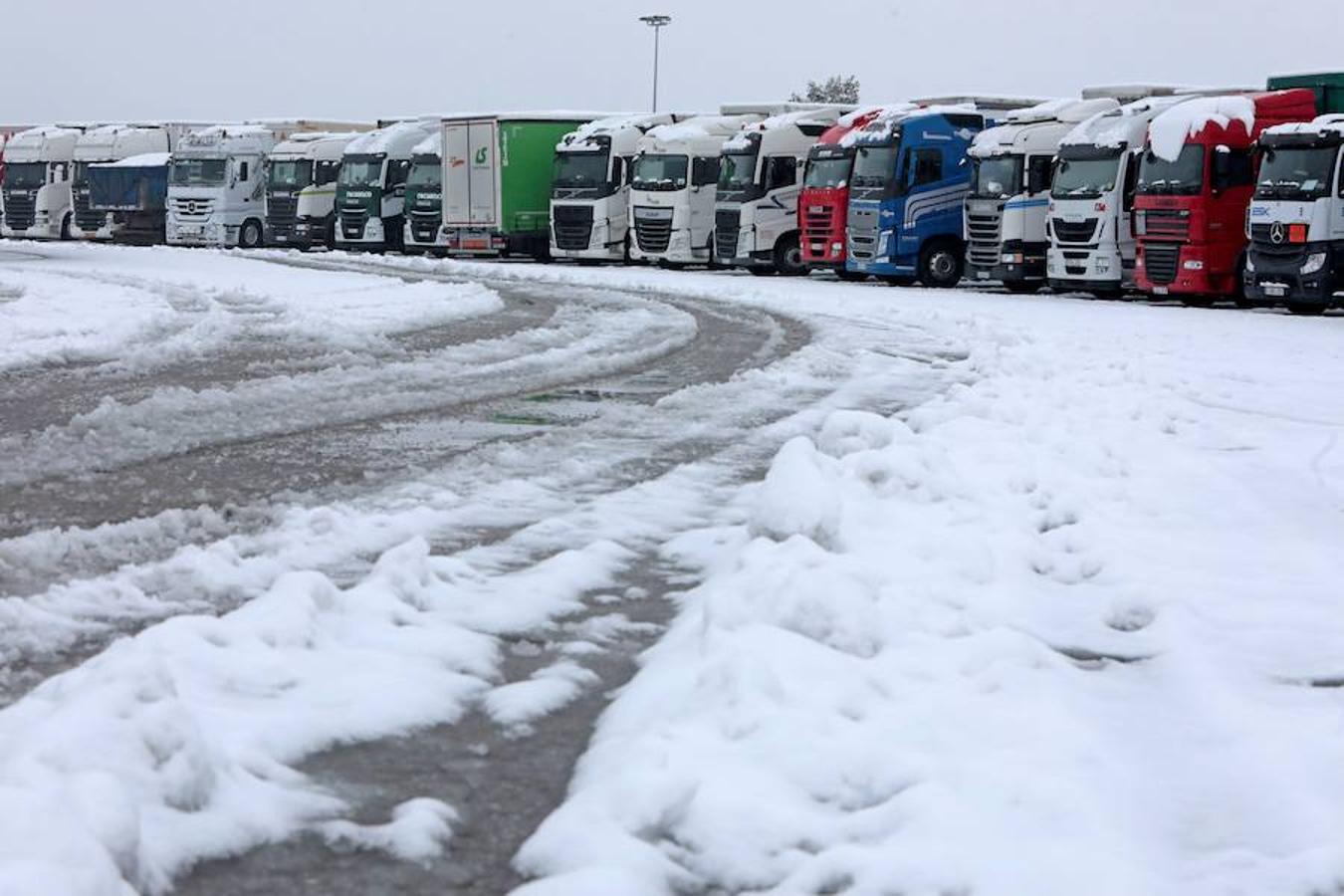 Cataluña se tiñe de blanco con la mayor nevada del invierno