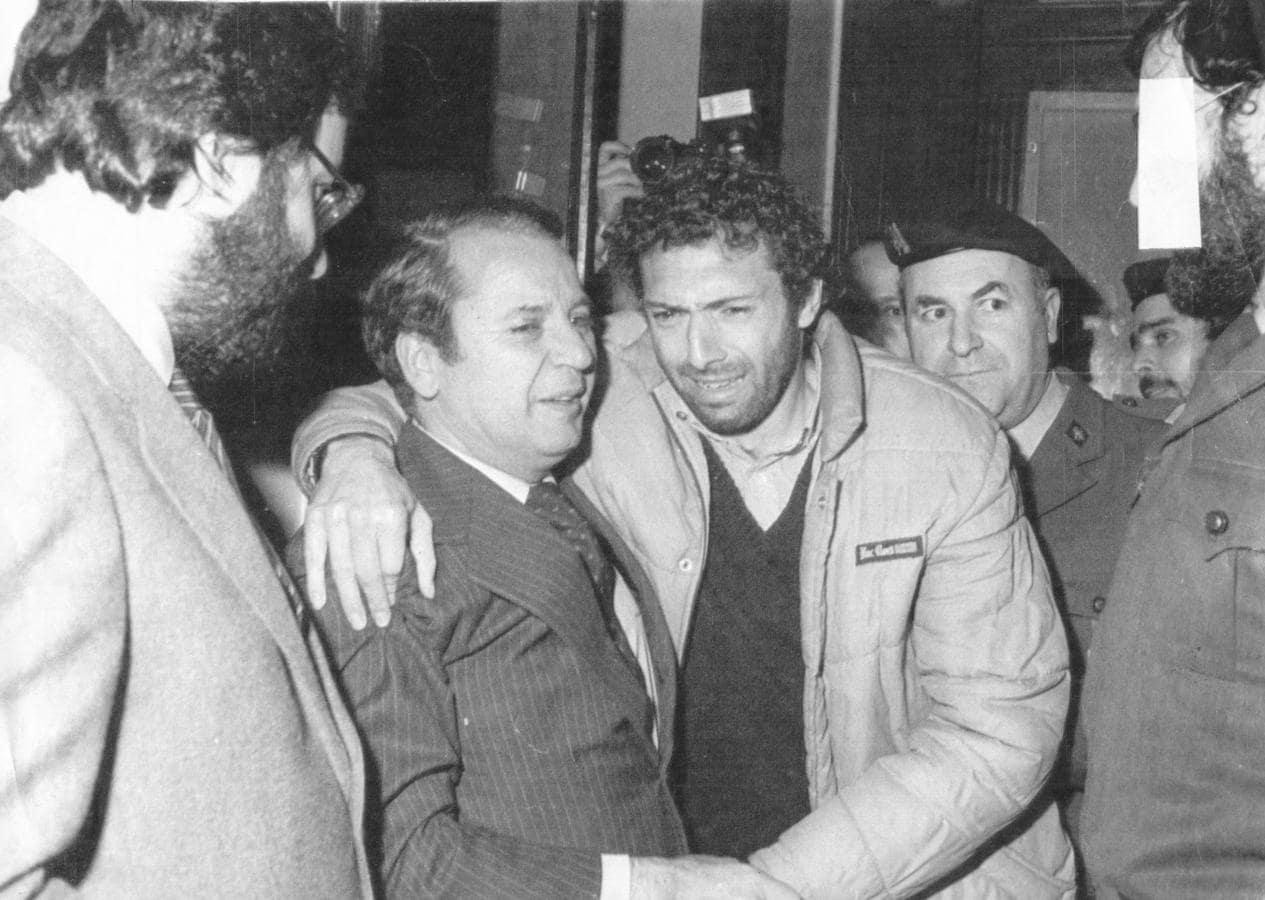 Quini, junto al presidente Núñez en 1981, tras ser puesto en libertad por sus secuestradores. 