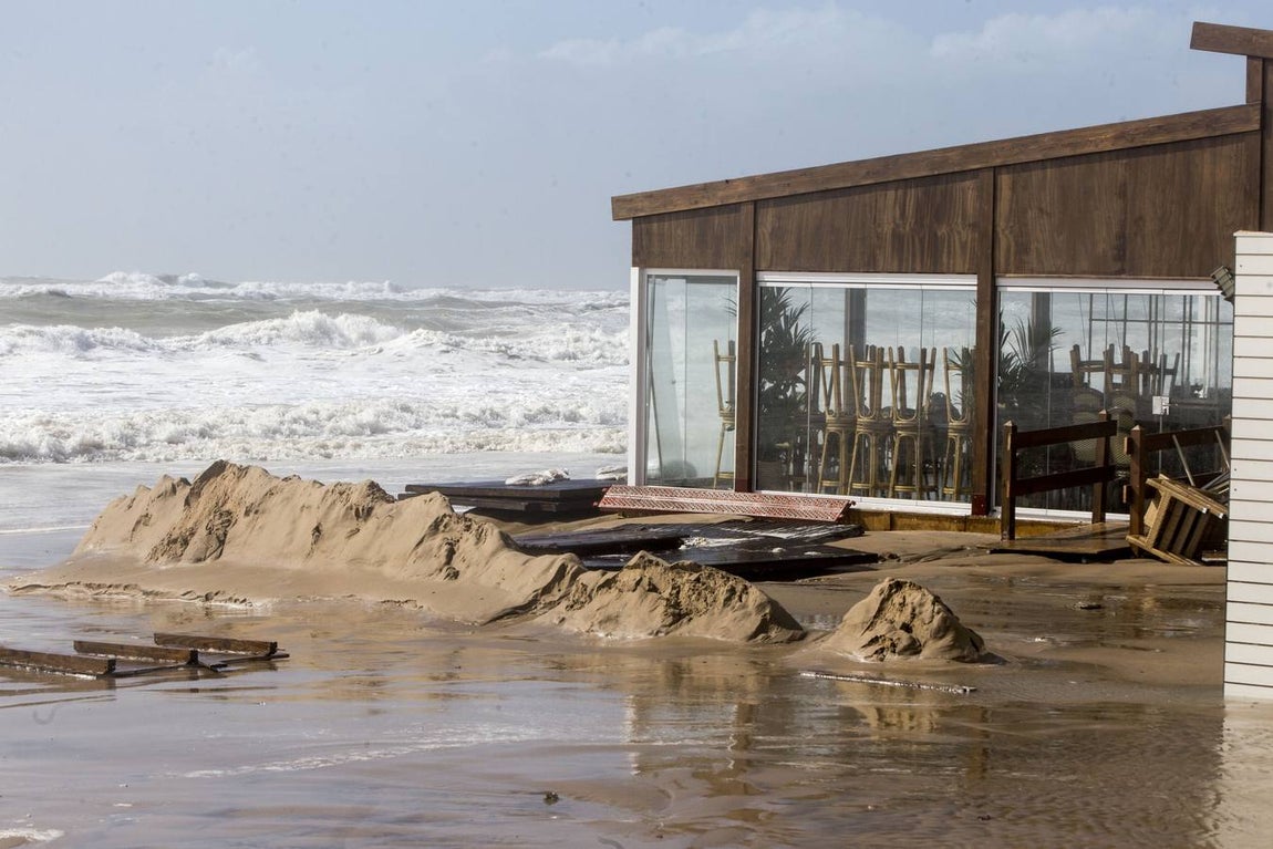 FOTOS: &#039;Emma&#039; castiga a Cádiz con una fuerza desconocida