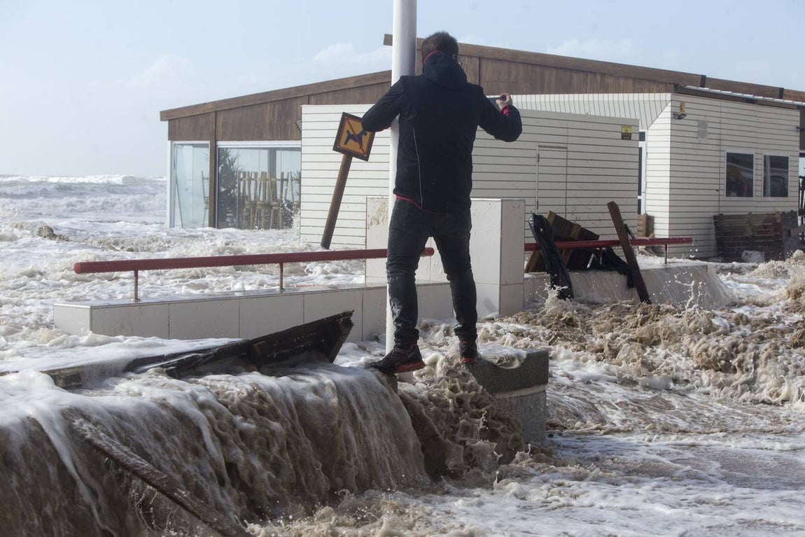 FOTOS: &#039;Emma&#039; castiga a Cádiz con una fuerza desconocida