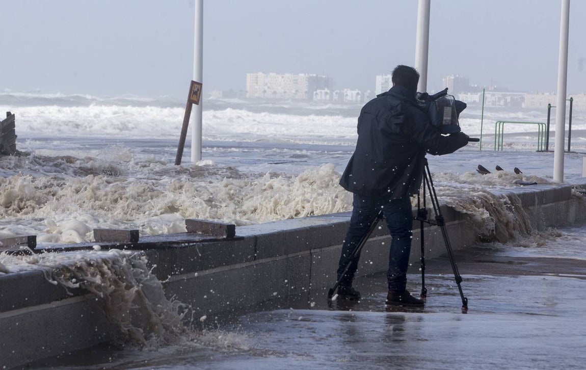 FOTOS: &#039;Emma&#039; castiga a Cádiz con una fuerza desconocida