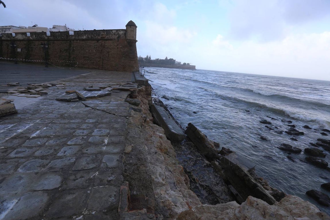 FOTOS: &#039;Emma&#039; castiga a Cádiz con una fuerza desconocida
