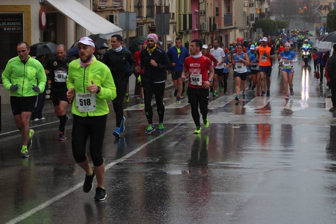 La lluviosa Media Maratón de Lucena, en imágenes