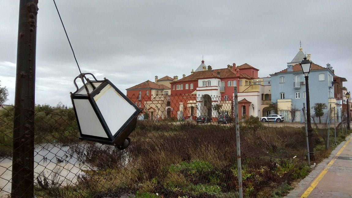 Así amanece Puerto Sherry tras el tornado