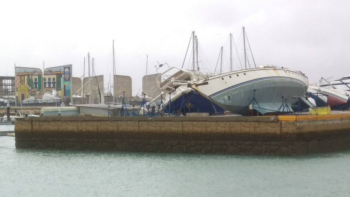 Así amanece Puerto Sherry tras el tornado