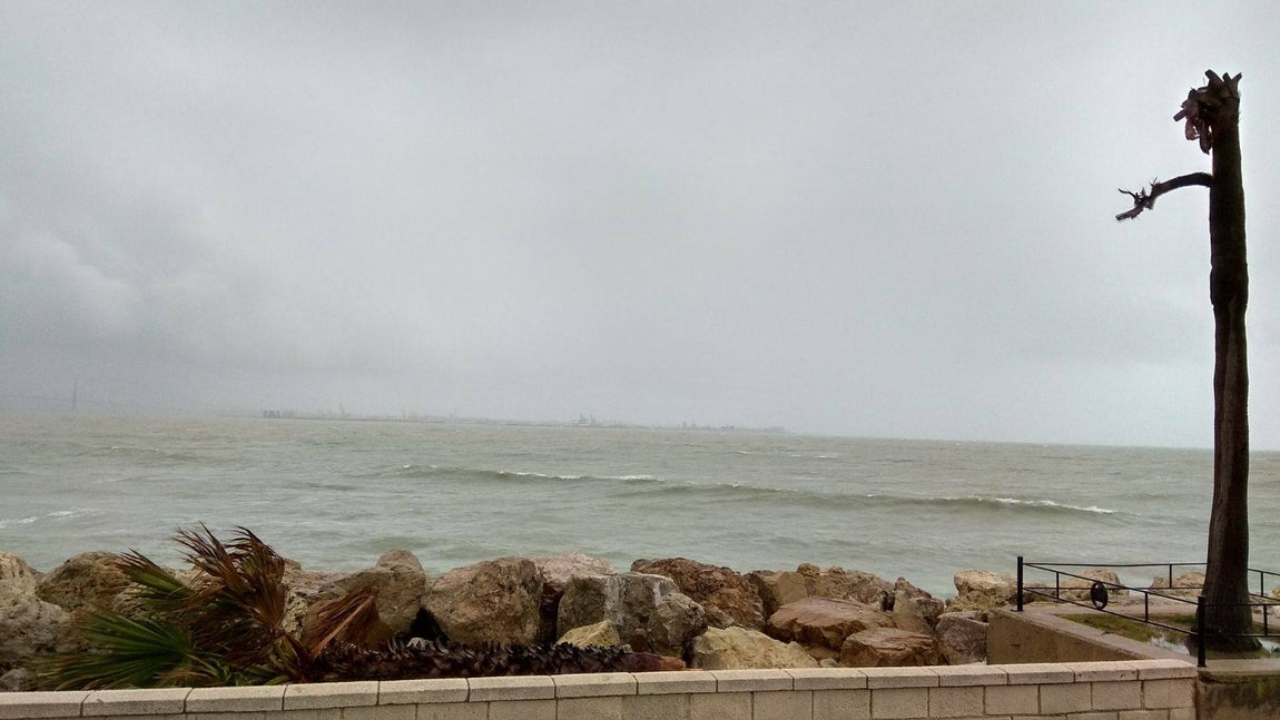 Así amanece Puerto Sherry tras el tornado