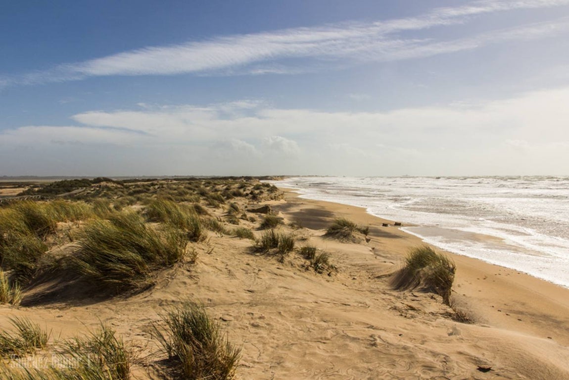 La playa de Camposoto en San Fernando tras el temporal