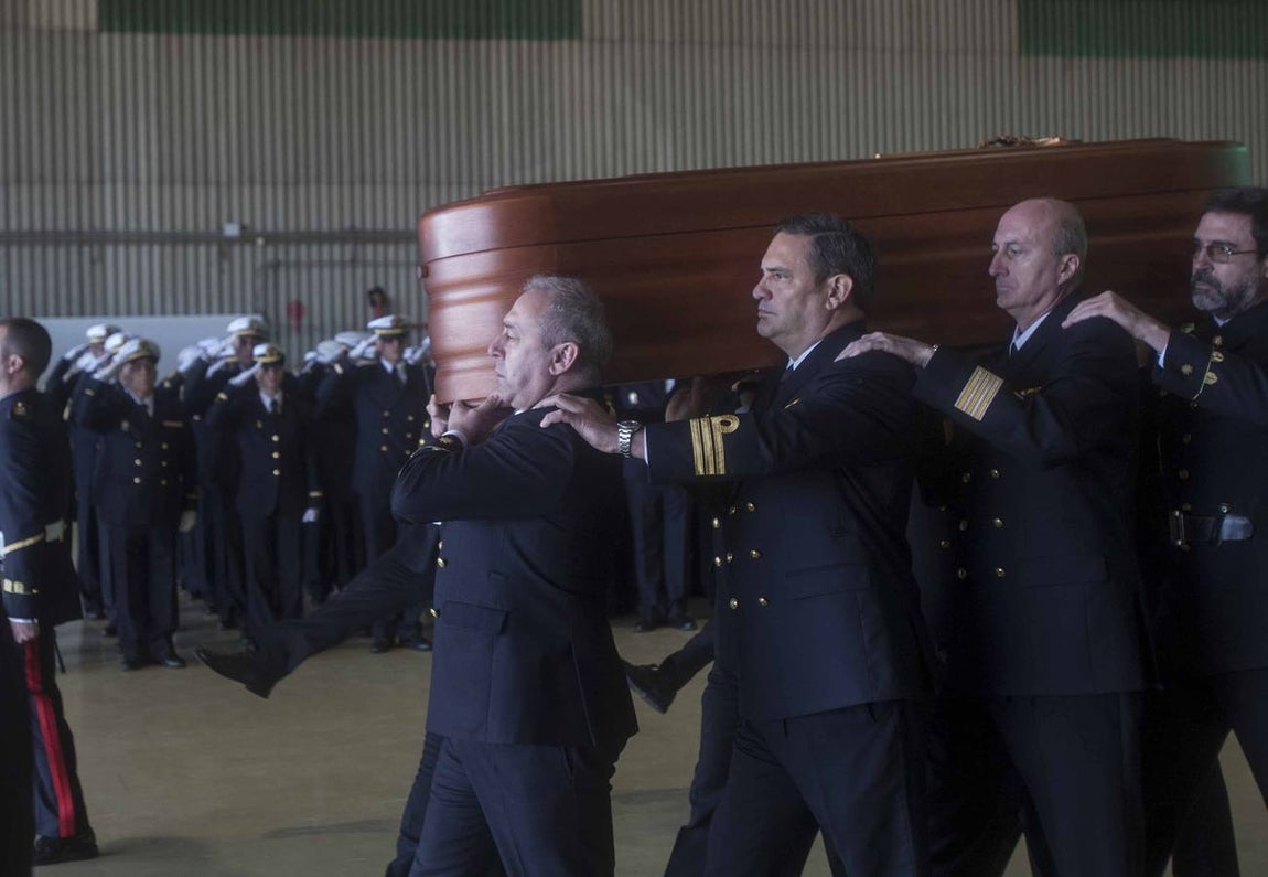 Honras fúnebres por el capitán de fragata Javier Montojo