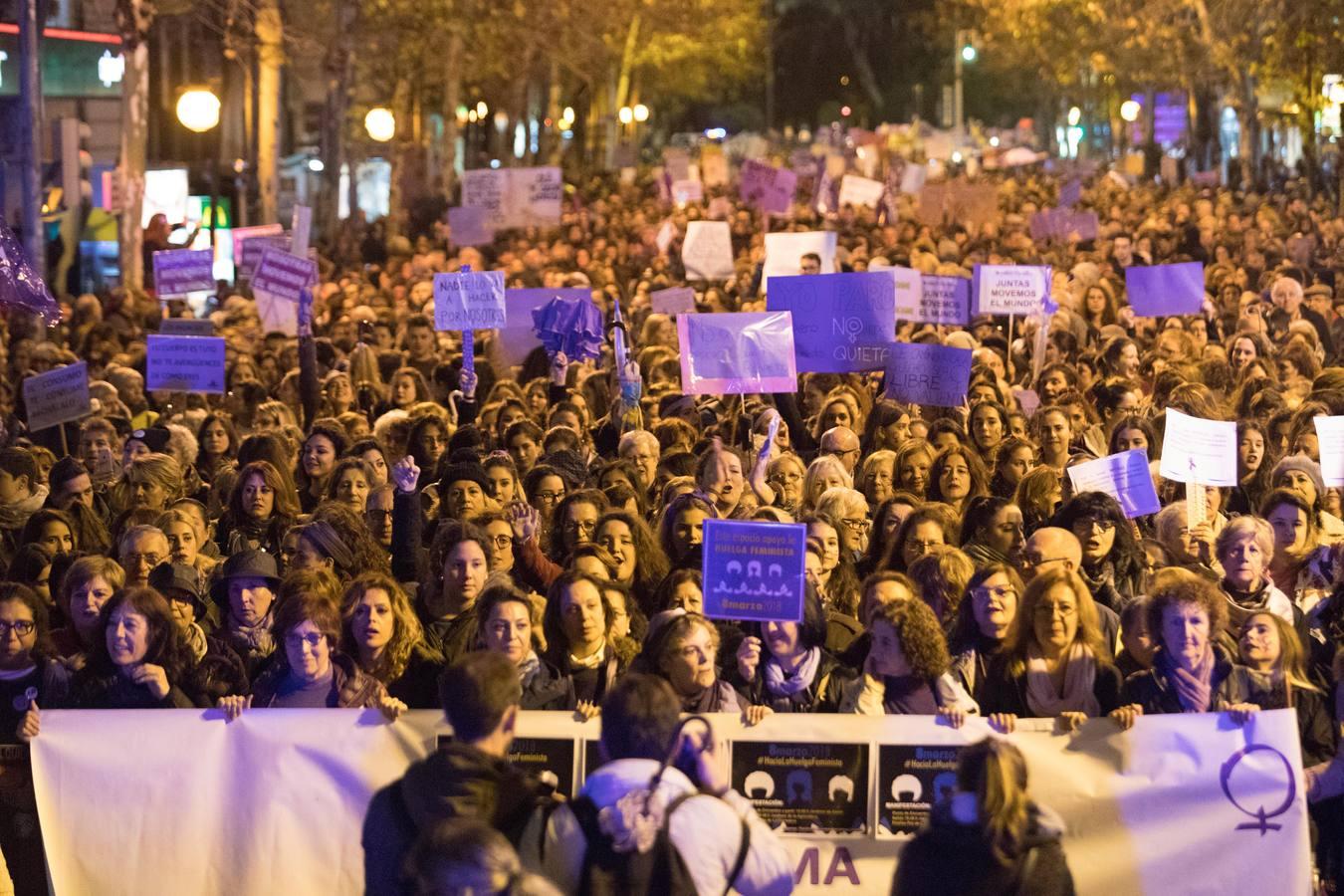 En imágenes, la multitudinaria manifestación feminista en Córdoba